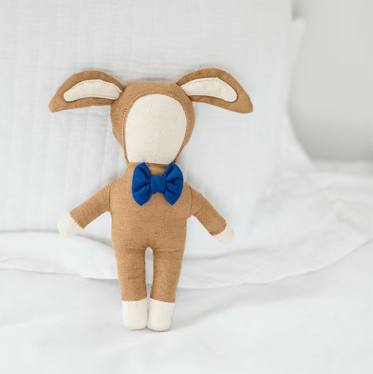 Hochet lapin tissu nœud bleu